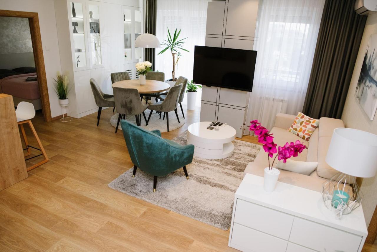 Lusso Apartman Subotica Esterno foto